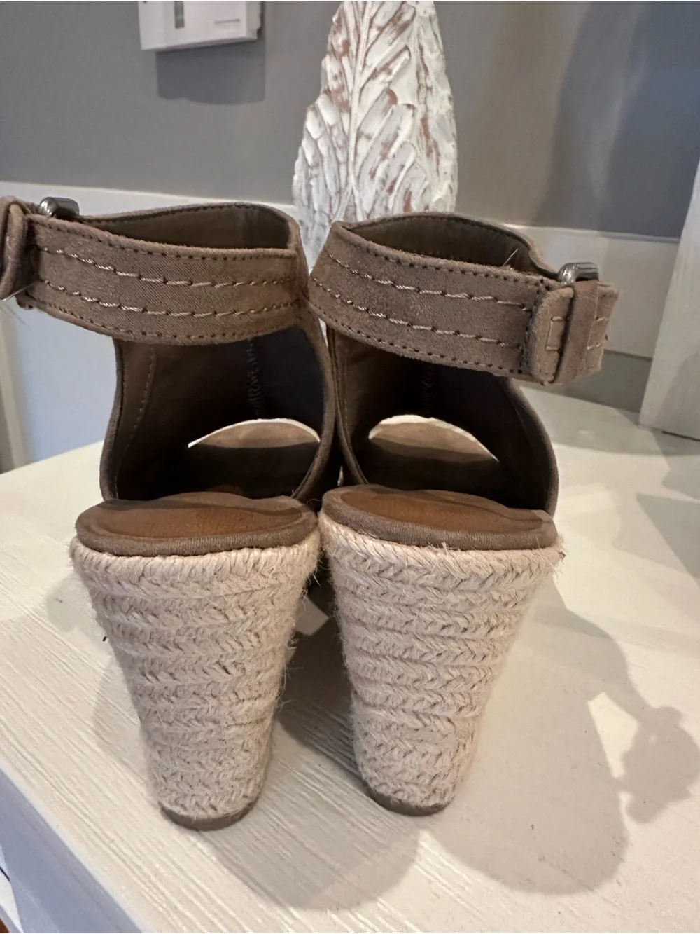 Universal Thread Suede Espadrille Wedge Sandals - Taupe size 6.5